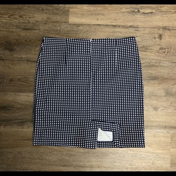 Signature Collection Blue and White Checkered Skirt Size 12 - Picture 6 of 8